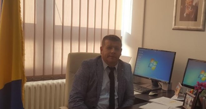 Direktori sarajevskih osnovnih škola tuže Vladu KS: 'Ovdje se ne radi o visini naše plaće koja iznosi 1500 KM, već...'