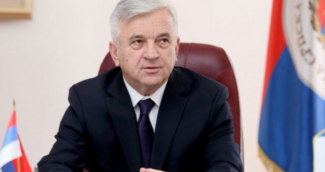 Predsjednik NSRS Nedeljko Čubrilović završio u bolnici, mora ostati pod nadzorom ljekara