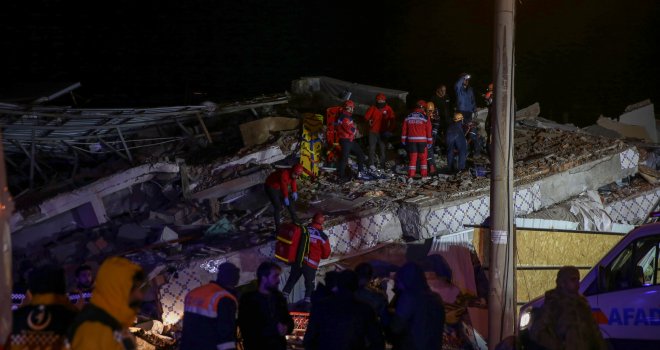 U razornom zemljotresu u Turskoj 22 poginulih, 1030 povrijeđenih