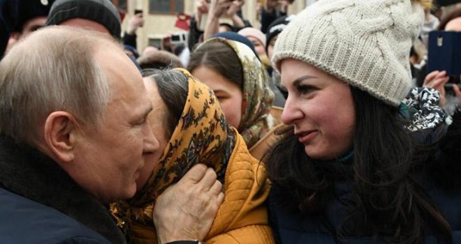 Djevojka zaprosila Putina, pogledajte kako je reagovao