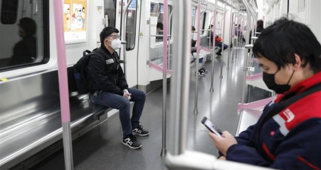 Život se vraća u normalne tokove u Wuhanu, ali putnicima u metrou i dalje mjere temperaturu