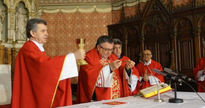 Kardinal Puljić predvodio misu bez naroda: 'Mali virus čini nas svjesnima vlastite ograničenosti....'