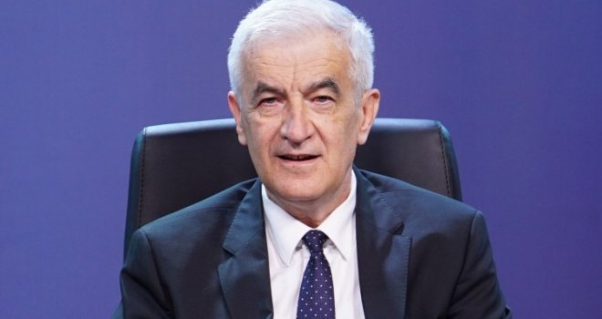 Preminuo je ministar zdravstva FBiH Vjekoslav Mandić