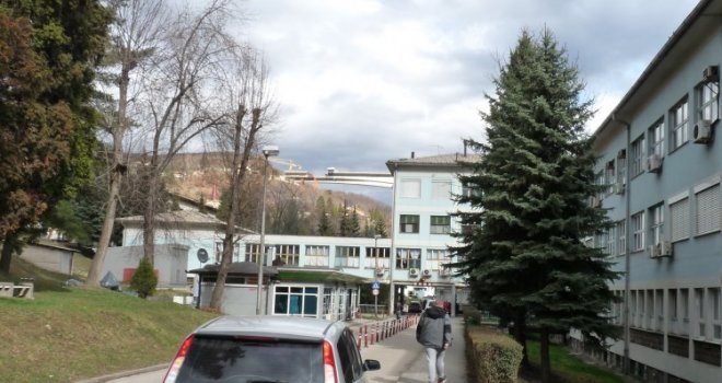 Umro 37-godišnjak, bez oboljenja i negativan, struka kaže: 'Klinička slika ukazivala na koronu, smrt ćemo tako i tretirati'