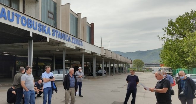 Radnici Ne Odustaju: Ponovo Blokirana Autobuska Stanica Zenica | BL!N ...