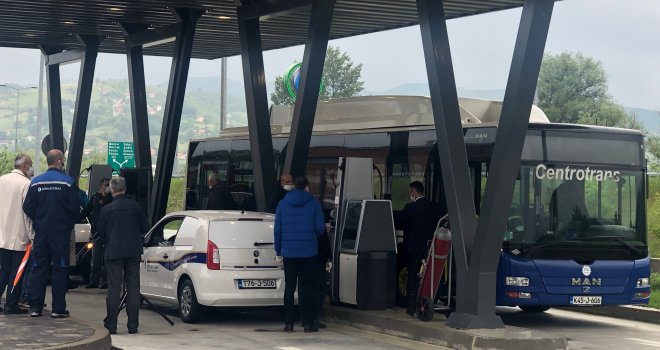 Otvorena prva javna punionica gasom u BiH: 'Nadamo se da će veći broj vozila koristiti plin kao pogonsko gorivo'