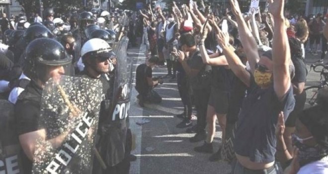 Uhapšeno više od 7.200 osoba: Policija bacala suzavac na demonstrante