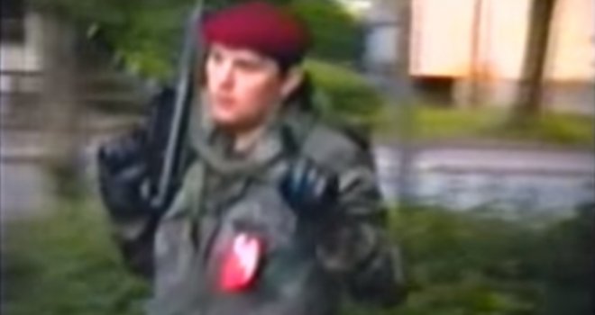 Pogledajte kako vojnici Nenada Stevandića maltretiraju nesrpske građane u Kotor Varoši '92.