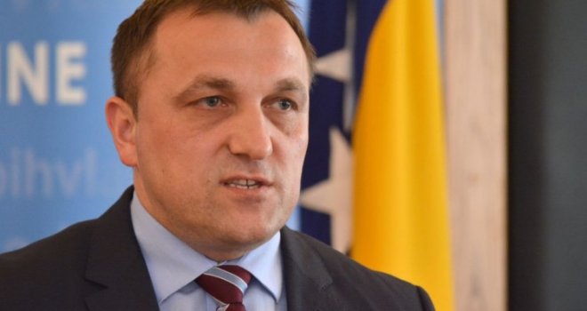 Ministar Šemsudin Dedić pozitivan na koronavirus