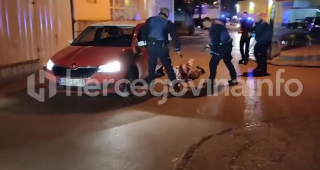 Pogledajte trenutak hapšenja osumnjičenog za ubistvo Marka Radića u Mostaru: Policajci okružili 'Škodu'...