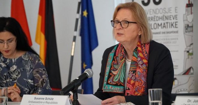 Schütz: 'Vidimo da je BiH još uvijek daleko zaostala u svom procesu približavanja EU'