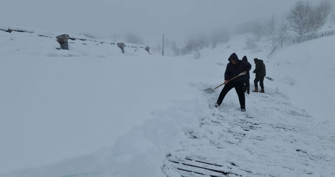 Smiju li ljudi koji imaju visok pritisak čistiti snijeg? Pročitajte ovo prije nego što se uhvatite lopate...