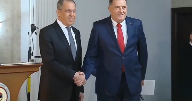 'Kobni stisak' Dodika i Lavrova: Bivši krimi inspektor istražuje da li je Dodik odglumio i bolest i zarazu korona virusom?!