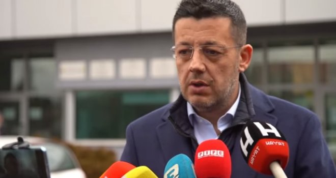 'Samo hrabro i iskreno! Nisu glasovi NiP-a, već glasovi SDA, predali potpunu kontrolu Čoviću i Dodiku'