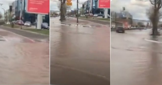 'Poplava' u sarajevskom naselju Alipašino Polje: Pukla glavna cijev, voda teče niz Bulevar Meše Selimovića    