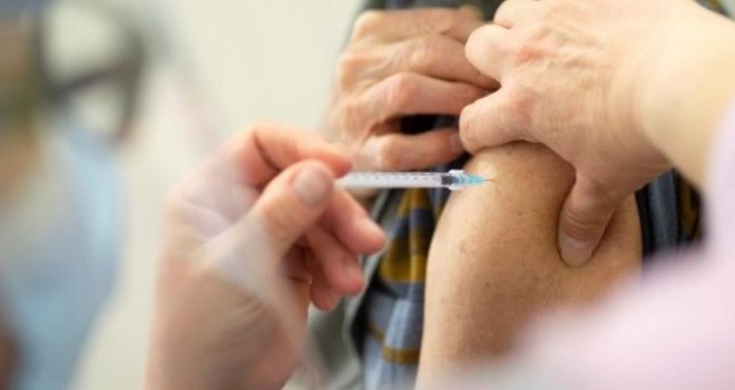 Vakcinisani ne prenose zarazu i mogli bi biti oslobođeni testiranja