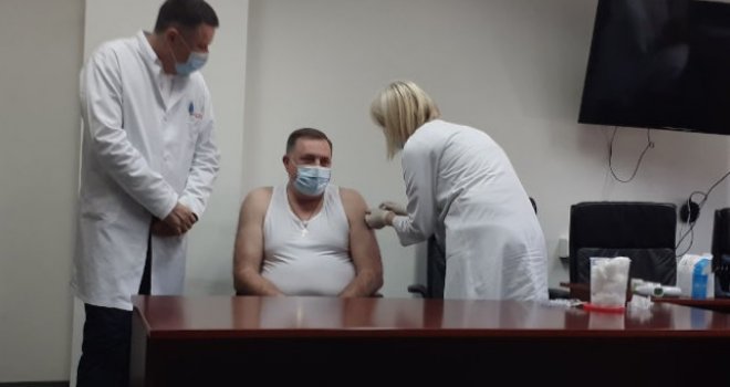 Milorad Dodik primio rusku vakcinu