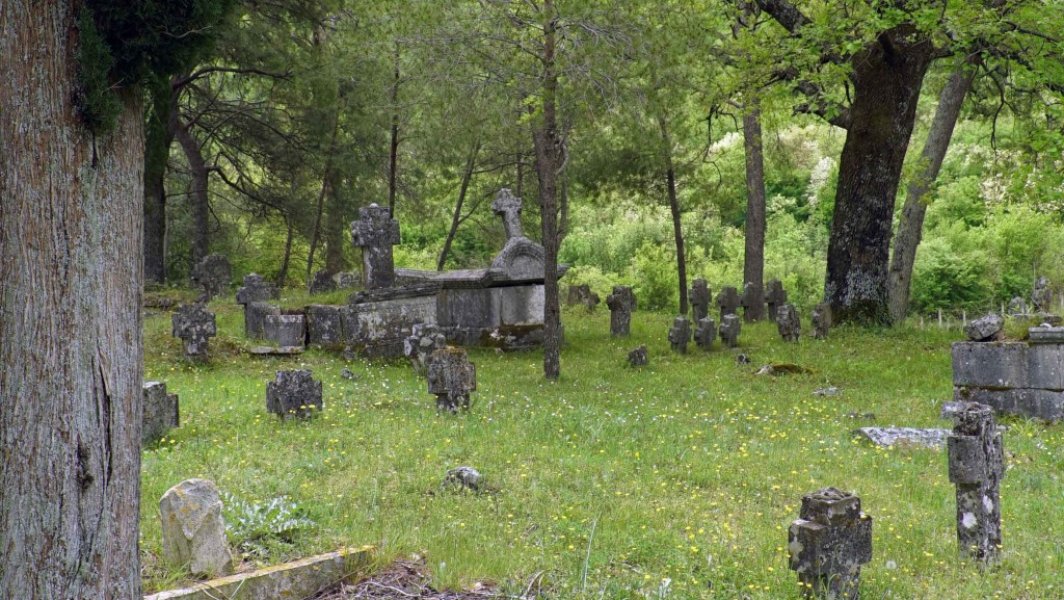 manastir-zitomislic-staro-groblje