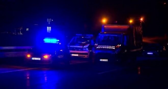 Tridesetogodišnjak poginuo u saobraćajnoj nesreći u BiH, ženska osoba povrijeđena