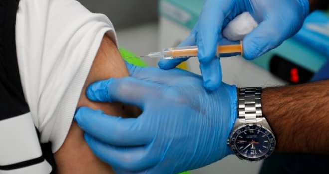 Obavezno vakcinisanje državnih službenika, negativan test na koronavirus nedovoljan za dolazak na posao