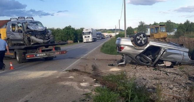Crni dan u BiH, nižu se tragedije: Jedna osoba poginula, dvoje povrijeđenih u saobraćajnoj nesreći