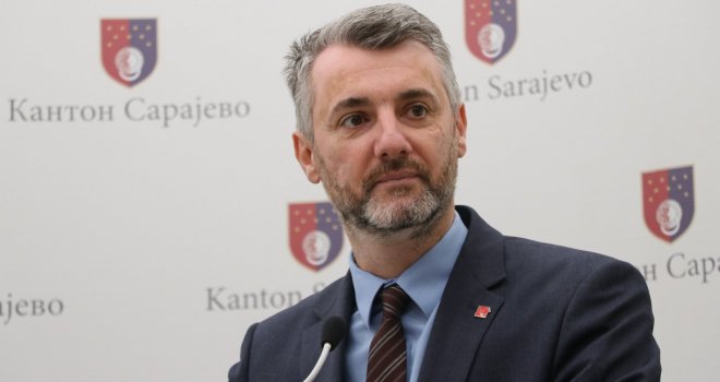Forto najavio dolazak 200.000 doza vakcina u Sarajevo: 'Takmičili smo se s najvećim državama'