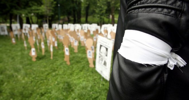 Dan bijelih traka: Sjećanje na početak etničkog čišenja u Prijedoru