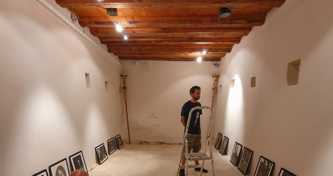 U Istri otvorena izložba Zoran Kanlića, umjetnika koji je fotoaparatom obilježio život predratnog i ratnog Sarajeva