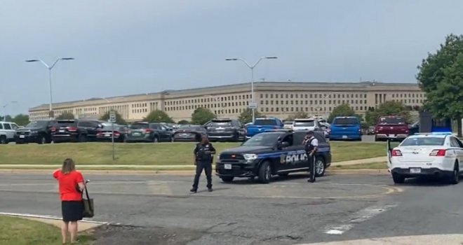 Za napad ispred Pentagona osumnjičen 27-godišnji službenik policije