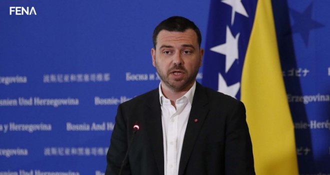 Magazinović: Iluzorno očekivati da parlament riješi problem