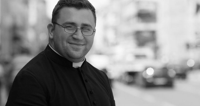 U Općoj bolnici preminuo 30-godišnji svećenik Adnan Petar Mihael Jašarević