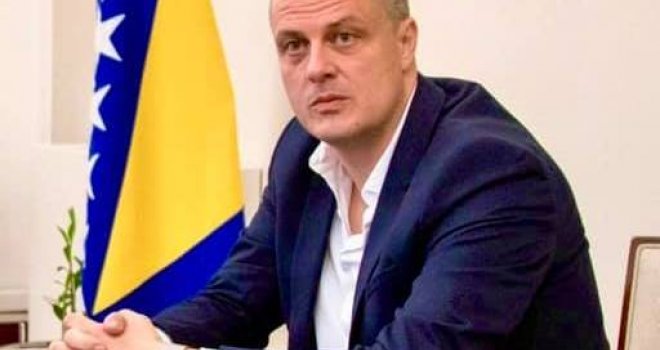 'SIPA hapsi, a u Sarajevu MUK': Mijatović prozvao SDP što nije pozdravio hapšenje za zločine nad Srbima
