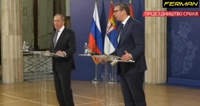 Šok i nevjerica: Pogledajte izraz lica Sergeja Lavrova dok Vučić priča o tome da će se objesiti