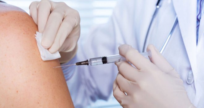 Pfizer pokrenuo klinička ispitivanja vakcine protiv omikrona: 'Svjesni smo da postojeća vakcina slabi'