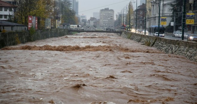 Upozorenje na moguće poplave: Jaki pljuskovi i porast vodostaja prijete većem dijelu Hercegovine