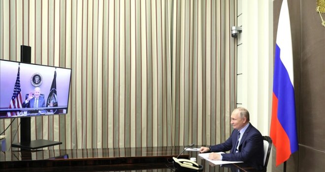 Biden i Putin duže od dva sata razgovarali o tenzijama oko Ukrajine