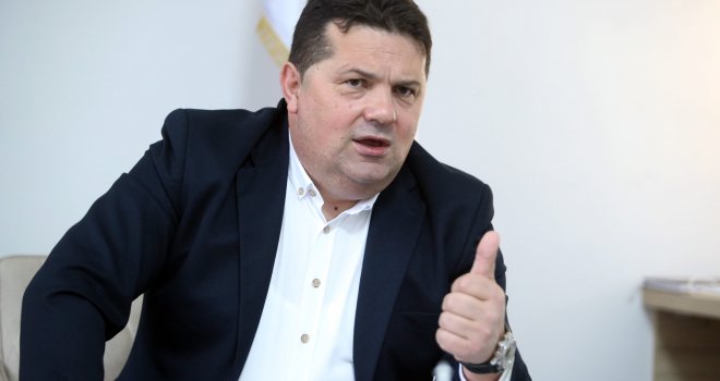 Uhapšen vozač Nenada Stevandića, predsjednika Ujedinjene Srpske