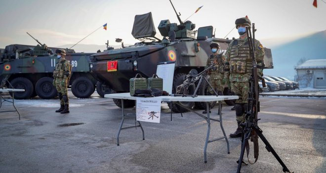 Rumunija u BiH poslala motorizovani vod oklopnih transportera
