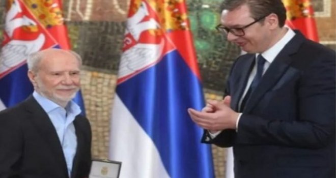 Vučić odlikovao pisca koji je Karadžiću govorio: 'U Sarajevu treba sve pobiti'