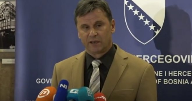 Novalić: Nema razloga za strah od nestašica hrane, imamo zalihe i zaštitit ćemo građane