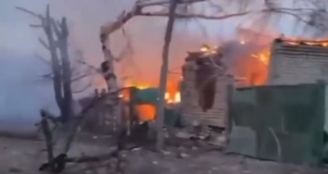 Jezivi snimci iz okoline Luhanska: Ukrajinski grad skoro potpuno spaljen nakon brutalnog granatiranja ruskih trupa