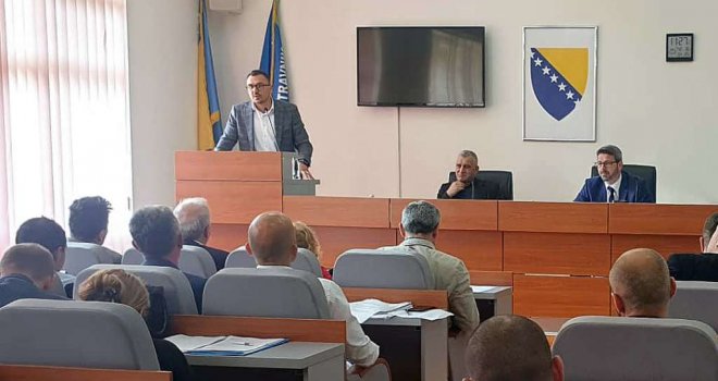 Novi Travnik: Investitorima naplaćuju desetke hiljada KM samo za priključak vode!