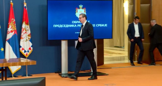 AP: Vučić obećava evropski smjer, nagovijestio sankcije Rusiji