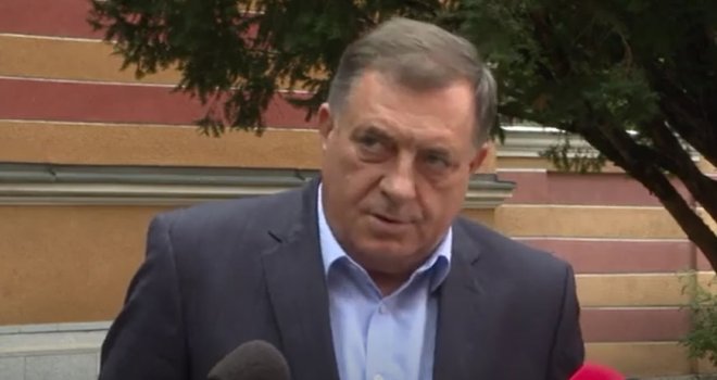 Skandal na BHRT-u: Novinar ćirilicu nazvao hijeroglifima, Dodik uzvratio - hvala mu što je potvrdio ono o čemu govorim!