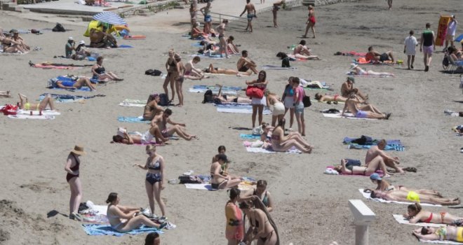 Šta vam je neobično na fotografiji s kultne hrvatske plaže? Ovakve prizore godinama nismo viđali...