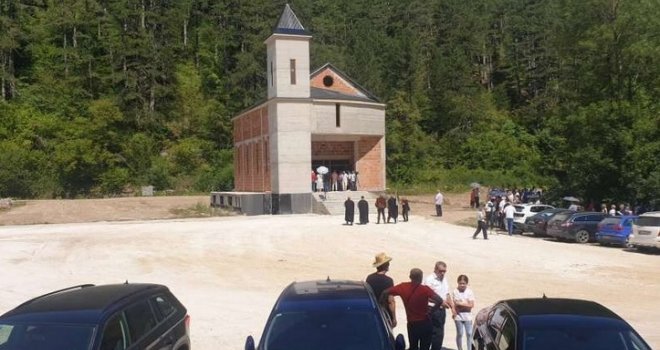 Kada Huso pravi crkvu u Bugojnu: Priča o crkvi Gospe od Anđela, koju je danas blagoslovio kardinal Puljić