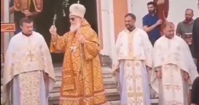Govor mržnje vladike SPC: Episkop Nikanor pozvao na 'upotrebu oružja' na Povorci ponosa, prokleo Anu Brnabić