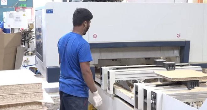Velika fabrika namještaja u BiH, poznata po saradnji s Ikeom, uvezla radnike iz Bangladeša: Bosanci i Hercegovci odlaze dalje...