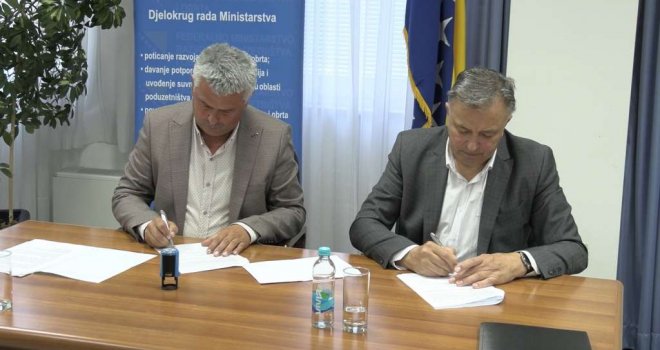 Ministar Zukić potpisao ugovore o dodjeli poticaja za razvoj poduzetničke infrastrukture