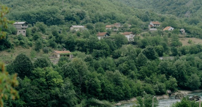 Pripadnici Armije BiH živjeli i dijelili hranu sa mještanima, poslije počela ubistva: Ko skriva tijela ubijenih u Grabovici?